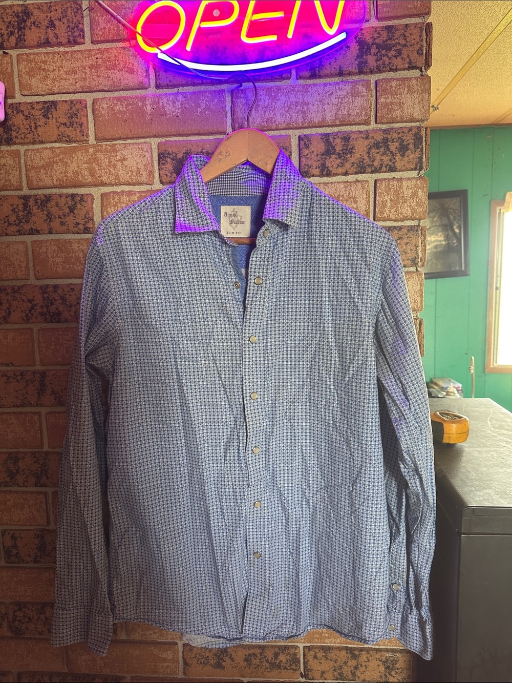 Tommy Bahama Blue Micro-Pattern Long-Sleeve Button-Down Shirt